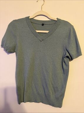 Women’s Short Sleeve V-Neck Tee in Sage Green